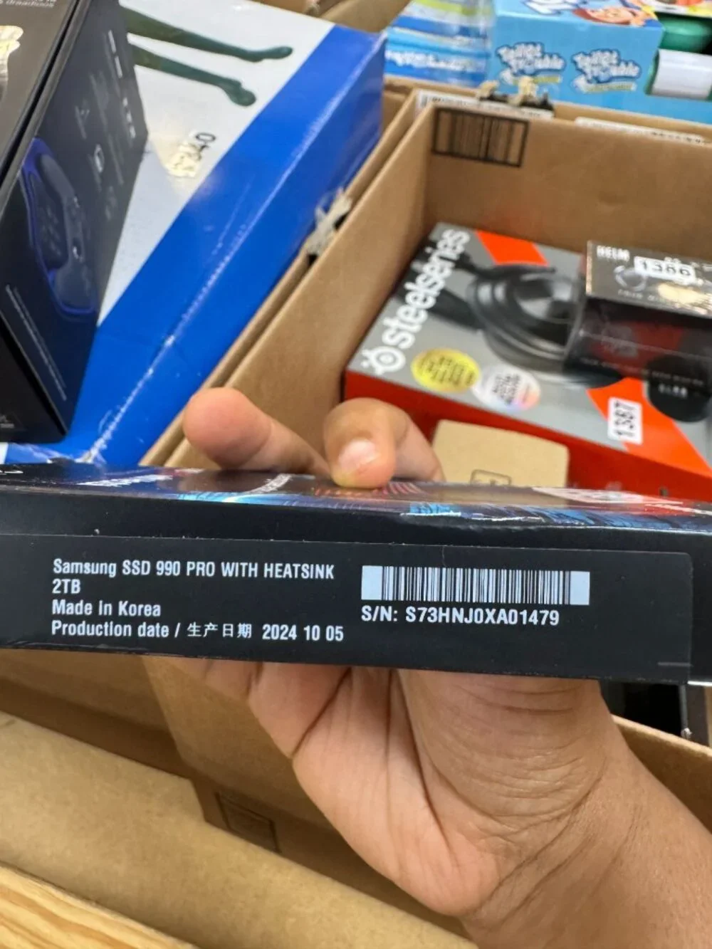 Samsung 990 Pro 2TB PCIe 4.0 NVMe M.2 SSD With Heatsink High-Speed Storage
